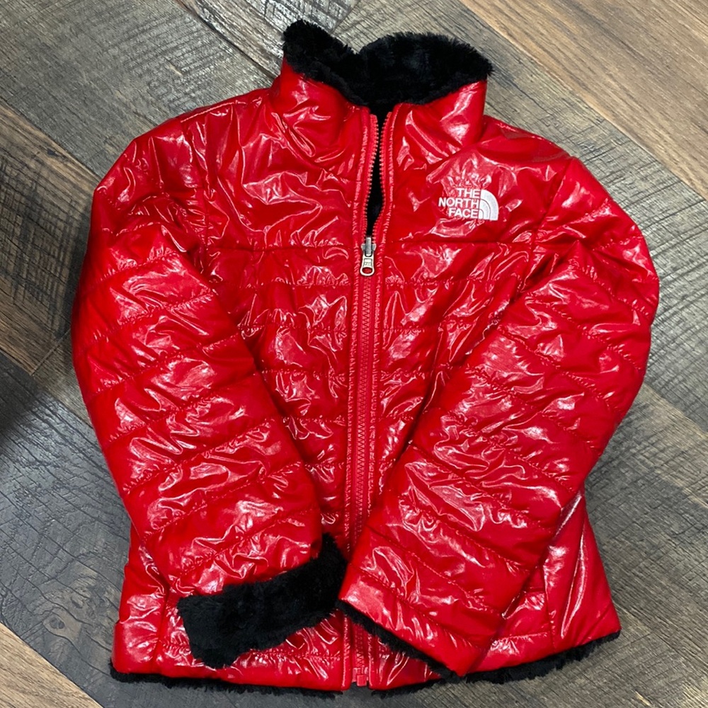 Like New:Reversible Shiny Red/Black Fur North Face Coat
Size: XS(6)